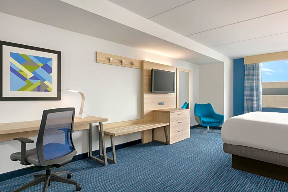 Holiday Inn Express Hotel & Suites Norfolk Airport