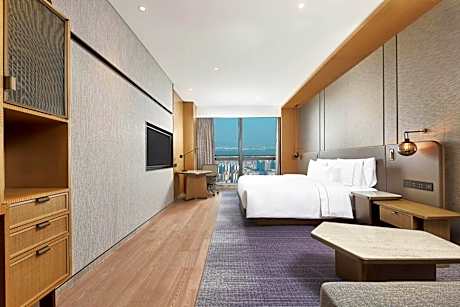 Guest room 1 King, City View
