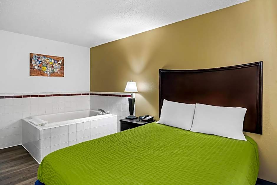 Econo Lodge Inn & Suites Auburn