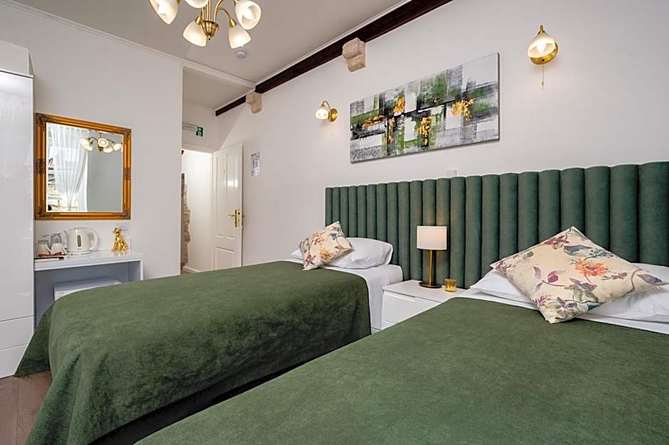 Foto 1 di 9 di 1 Double Bed or 2 Beds