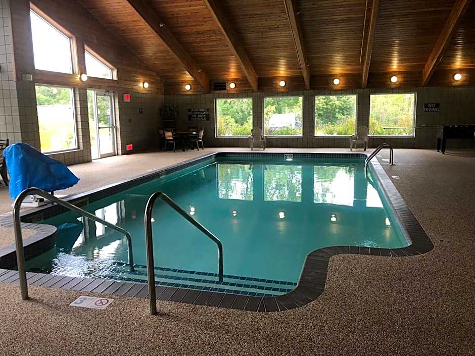 Boarders Inn & Suites by Cobblestone Hotels - Fayette