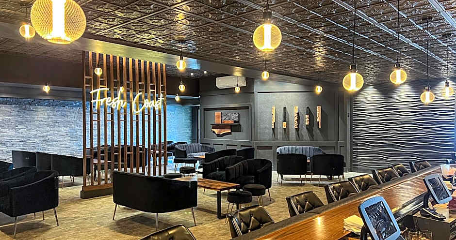 Terrace Bay Hotel - Lakefront