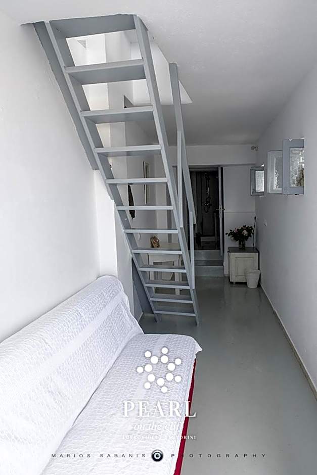 Pearl on the Cliff Hotel & Suites