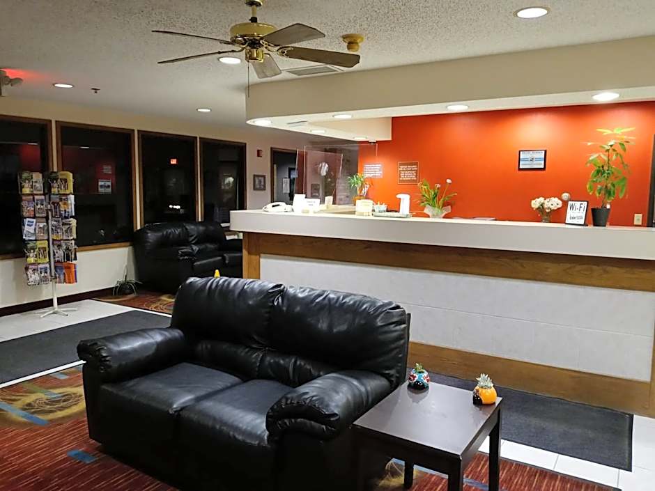 Country Hearth Inn & Suites - Kenton