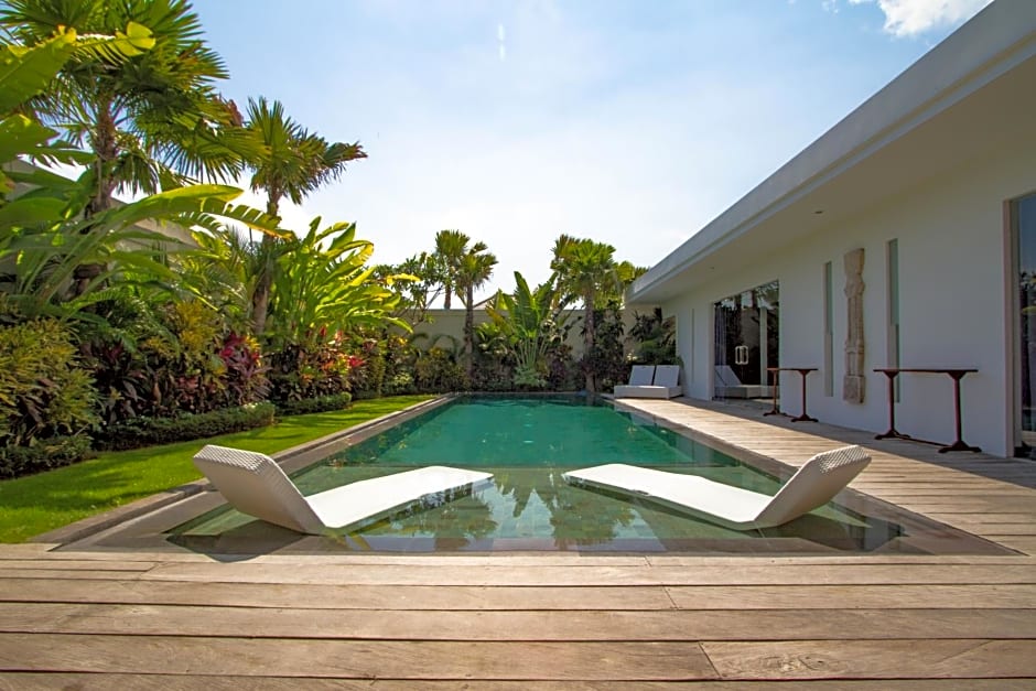 Villa Juna - Beautiful 3 Bedroom in Seminyak