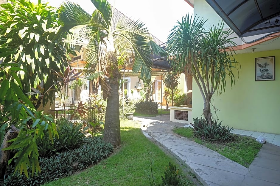 RedDoorz Plus @ Laweyan