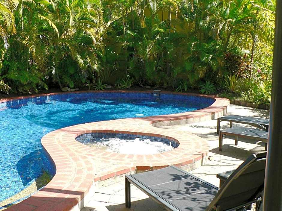 Mango Tree Holiday Apartments