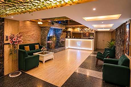 Hotel Waterfall
