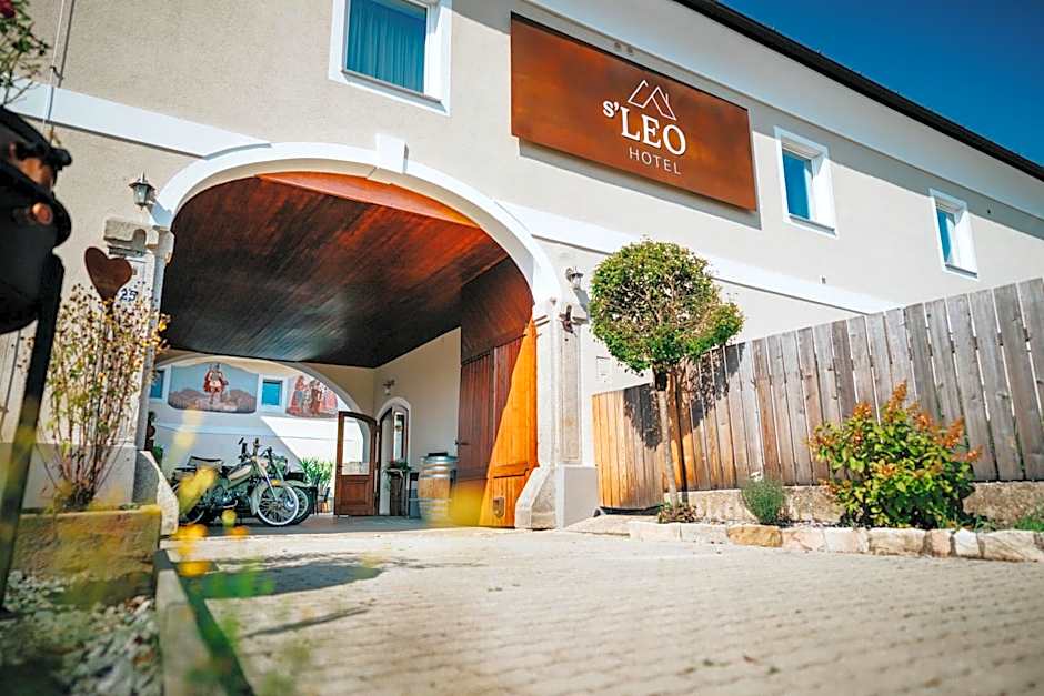 Hotel Leo