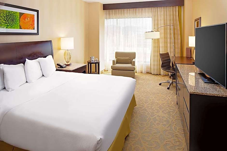 Hotel Zessa Santa Ana - a DoubleTree by Hilton
