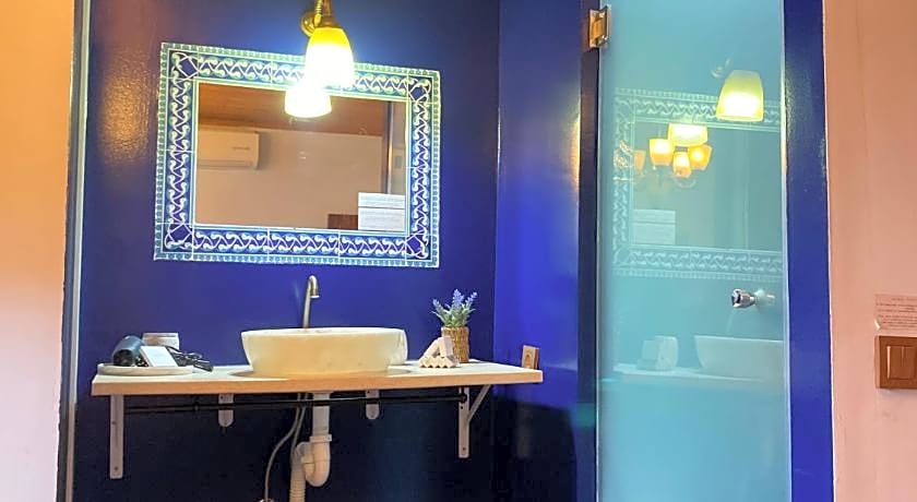 Tom Square Boutique Hotel