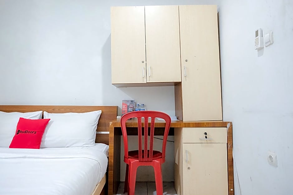 RedDoorz near Tugu Pers Jambi