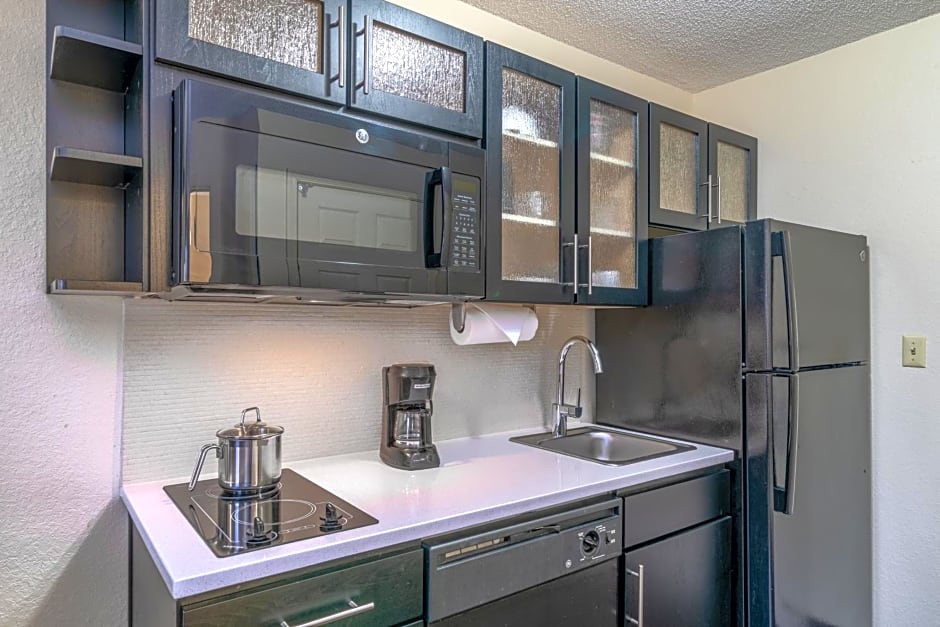 Candlewood Suites Washington-Fairfax By IHG