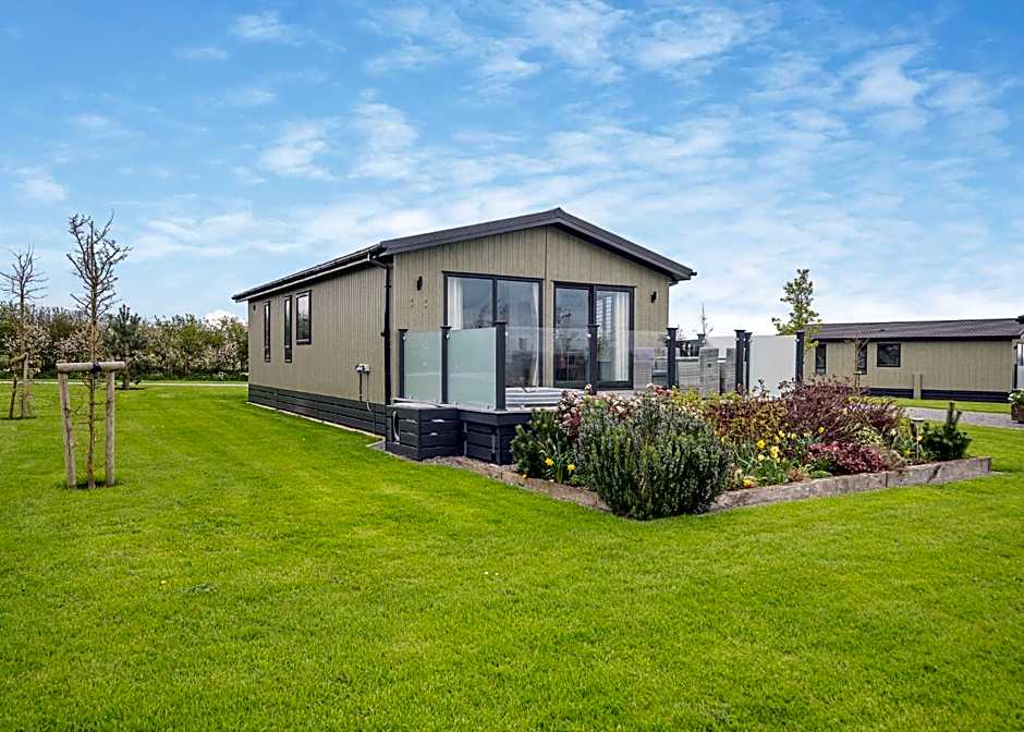 Midsomer Lodges