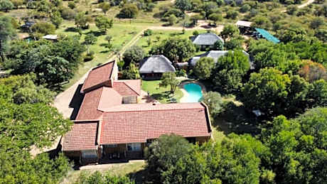 Tamboti Bush Lodge