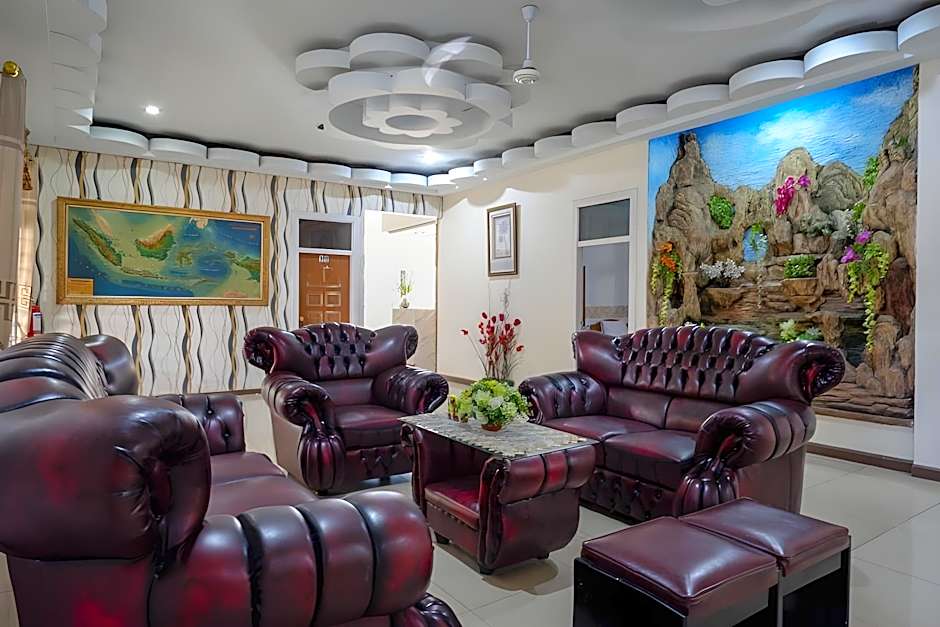 RedDoorz Plus Syariah @ Alam Raya Hotel