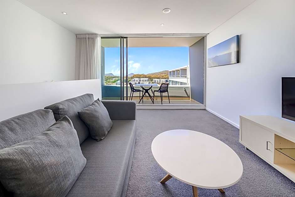 Oaks Nelson Bay Lure Suites