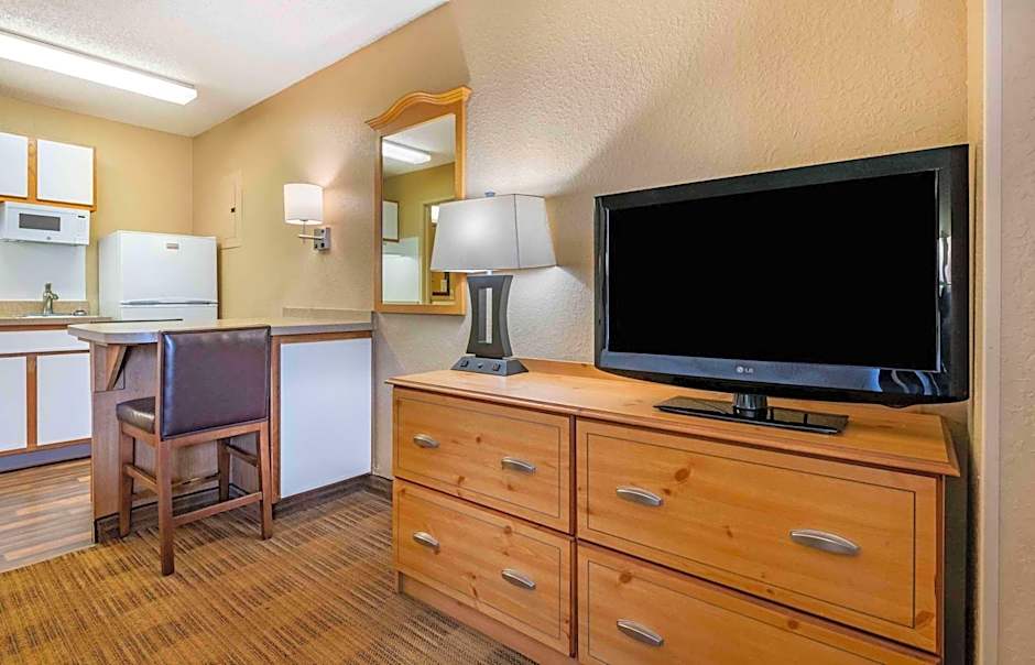 Extended Stay America Select Suites - Jacksonville - Southside - St. Johns Towne Ctr.