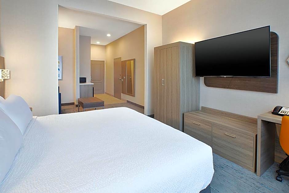 Photo 1 of 1 of 1 King Bed Suite, Hearing Accessible, Bathtub