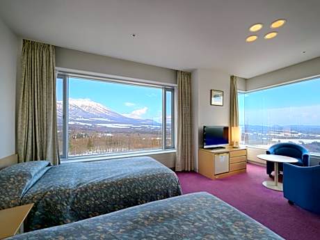 Standard Corner Twin Room