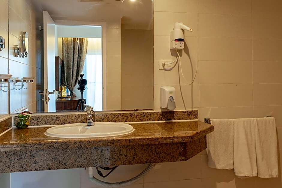 Photo 1 of 4 of 1 Double Bed or 2 Beds
