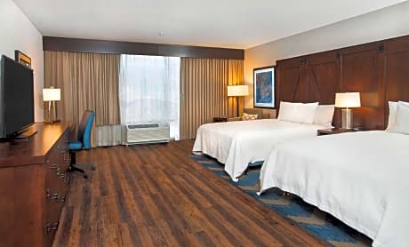 2 Queen Accessible Room with Bathtub