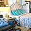 COUPLES GETAWAY, HONEYMOON SWEET, Perfectly Cozy Beach Front Condo with kitchen, pool, free parking,CHECK-IN AT DOOR