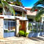 Villa Kiwi. Huge Pool, Steps To Town n Beach. 6 plus BRM 7.5 BTH 3 KCN