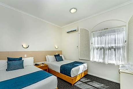 Ramada by Wyndham Hamilton City Center