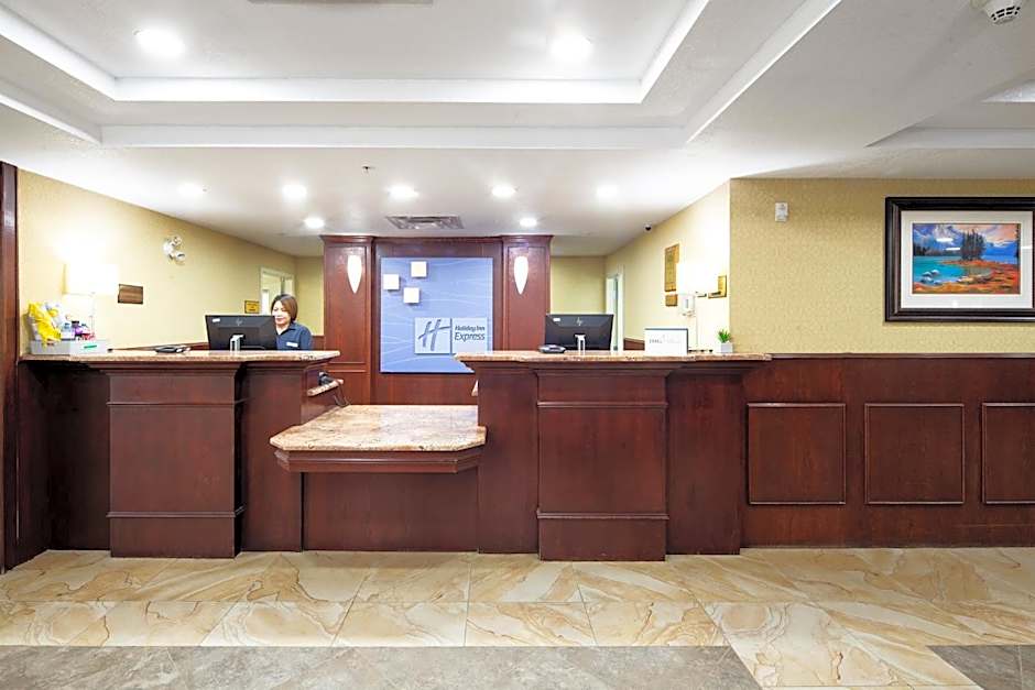 Holiday Inn Express Hotel & Suites Edson By IHG