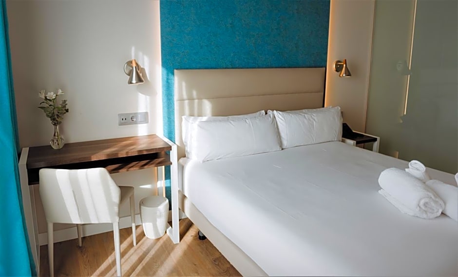 Arya Stadium Hotel