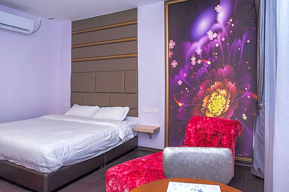 OYO 89423 Zenz Hotel