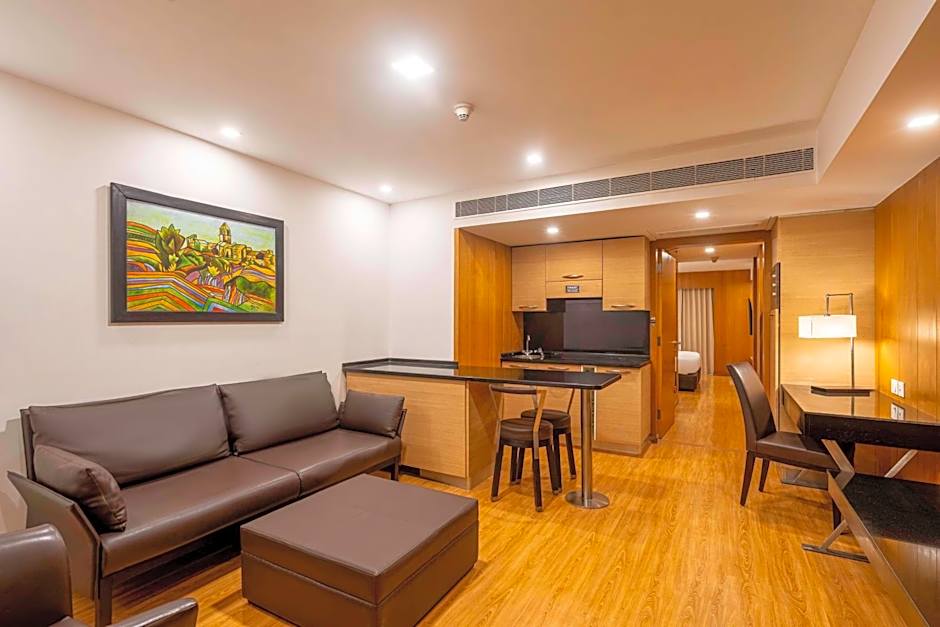 Photo 1 of 7 of Executive Suite