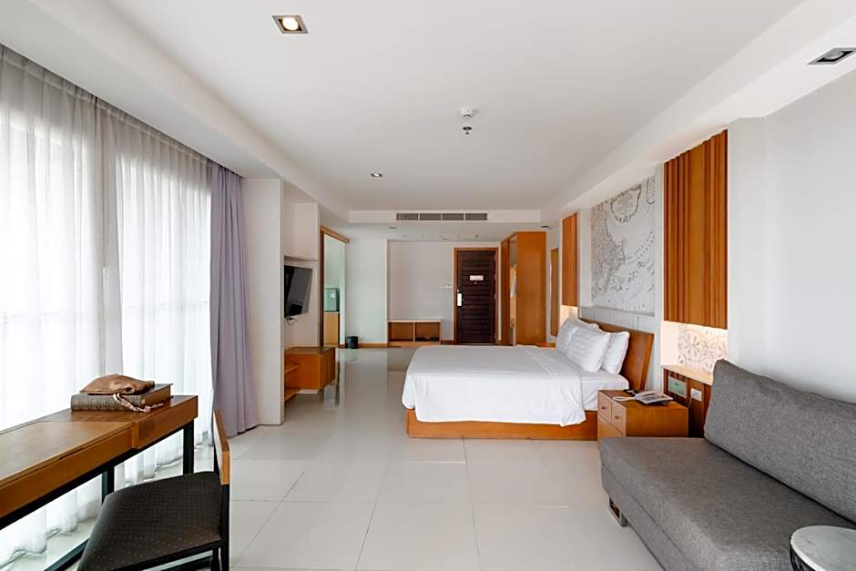 Photo 1 of 8 of Suite, North Wing, High Floor