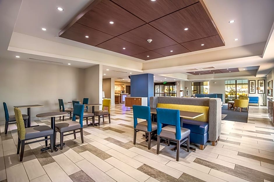 Holiday Inn Express & Suites East Tulsa - Catoosa By IHG