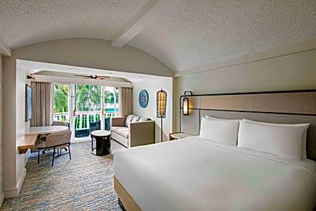 Club King Room with Balcony