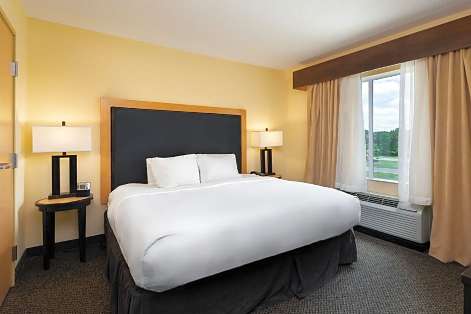 DoubleTree by Hilton Hotel Savannah Airport