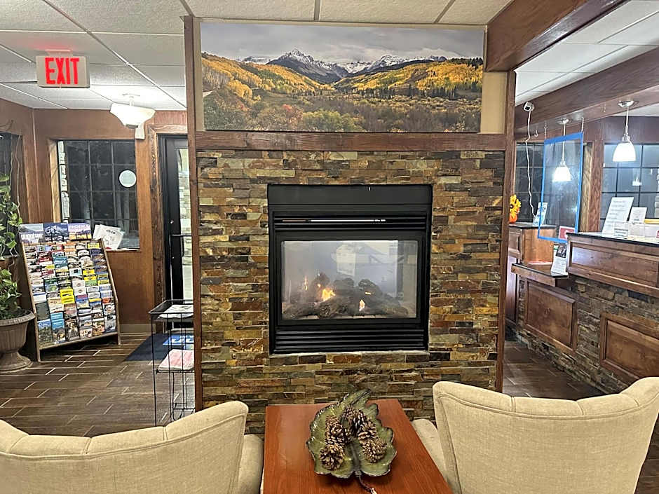 Days Inn & Suites by Wyndham Gunnison