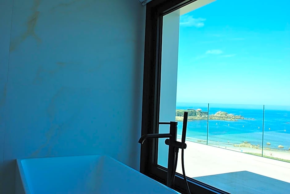 Attic, Sea View, Terrace — 6 fotoğraftan 1. fotoğraf