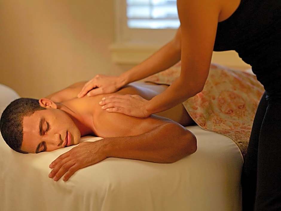 Claremont Resort & Club