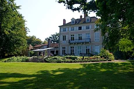 Le Chateau De La Vierge
