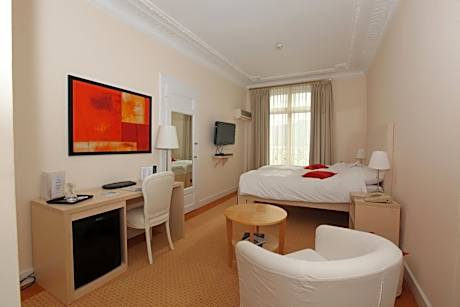 Deluxe Double Room with Balcony and Lake View