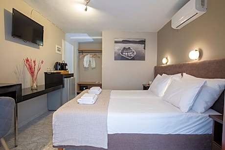 Small Double Room - Ground Floor