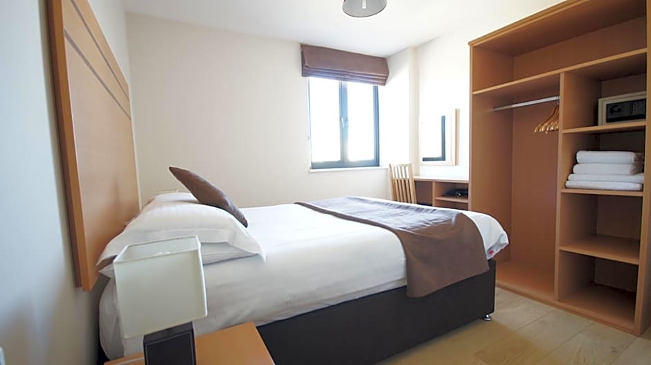 Crompton Court Apartments