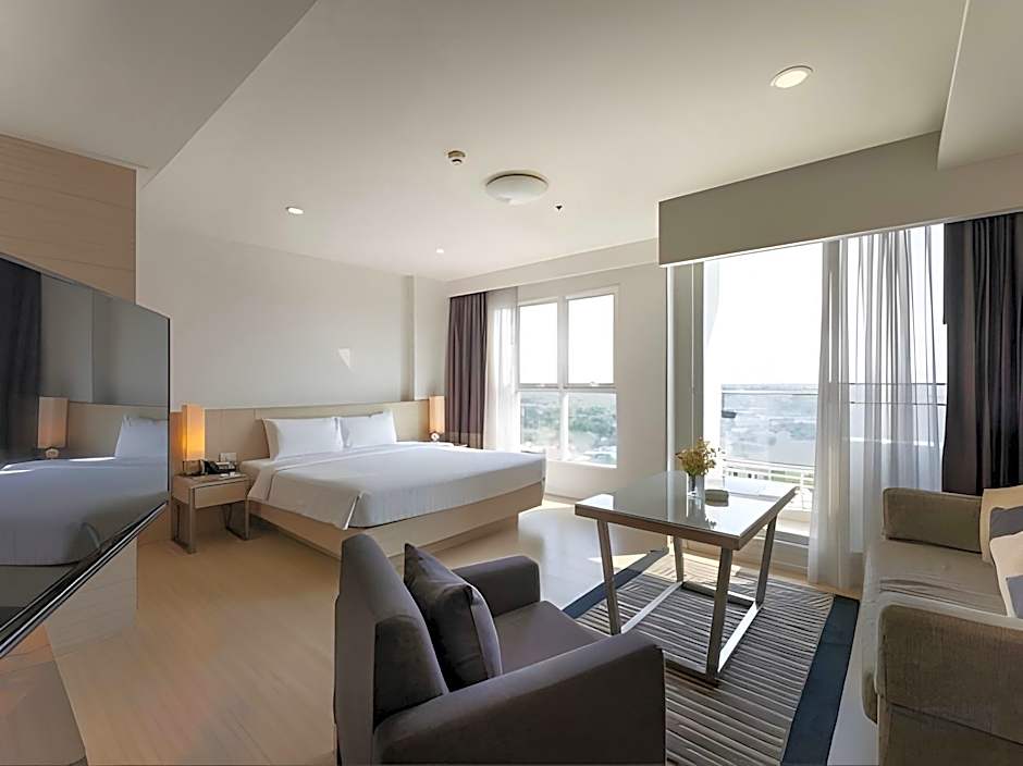 Classic Kameo Hotel & Services Apartment 