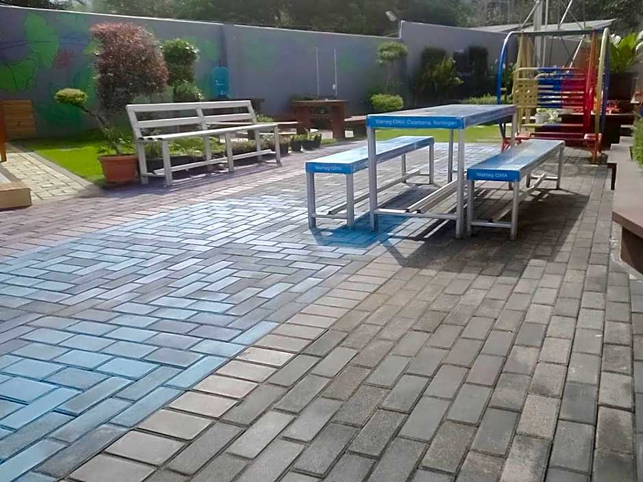 Kedai Oma Syariah Mitra RedDoorz