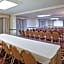 La Quinta Inn & Suites by Wyndham Downtown Conference Center