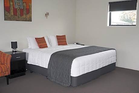 Studio with Spa Bath