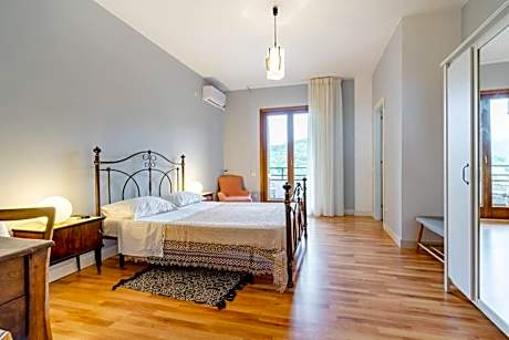 Deluxe Double Room with Bath