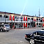 Sky-Palace Inn & Suites Hutchinson